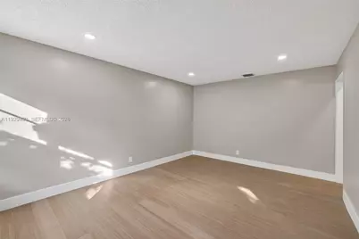 1015 NE 17th Ct, Fort Lauderdale, FL 33305 - Photo 11