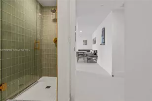 159 NE 6th St, Miami, FL 33132 - Photo 23