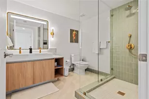 159 NE 6th St, Miami, FL 33132 - Photo 17