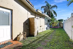 9730 Johnson St, Pembroke Pines, FL 33024 - Photo 11