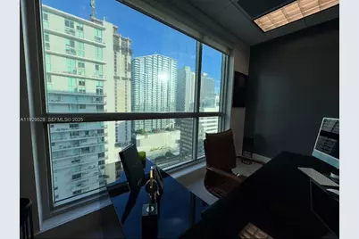 175 SW 7th St #2204, Miami, FL 33130 - Photo 5