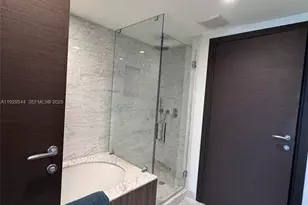 1000 Brickell Plaza, Miami, FL 33131 - Photo 21