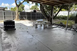 343 W 42nd St, Hialeah, FL 33012 - Photo 7