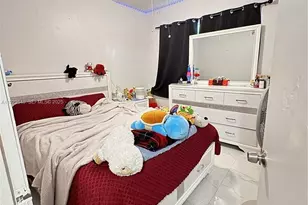 343 W 42nd St, Hialeah, FL 33012 - Photo 9