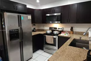 466 NE 210th Cir Terrace, Miami, FL 33179 - Photo 9