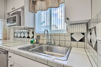 19662 SW 120th Ave, Miami, FL 33177 - Photo 5