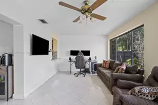 4461 NW 6th St, Plantation, FL 33317 - Photo 17
