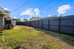 4461 NW 6th St, Plantation, FL 33317 - Photo 29