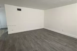 1895 Venice Park Dr, Miami, FL 33181 - Photo 3