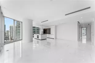 300 Biscayne Blvd Way, Miami, FL 33131 - Photo 3