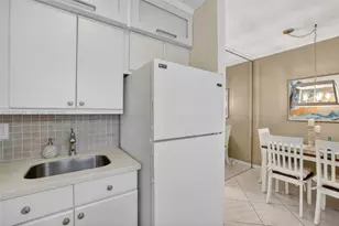 800 SW 10th Terrace, Hallandale Beach, FL 33009 - Photo 11