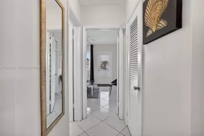 800 SW 10th Ter #4T, Hallandale Beach, FL 33009 - Photo 13