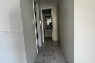 10090 NW 80th Ct, Hialeah Gardens, FL 33016 - Photo 9