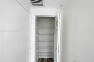 951 Brickell Ave, Miami, FL 33131 - Photo 11