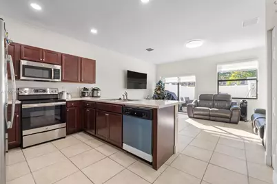 3272 W 92nd Pl, Hialeah, FL 33018 - Photo 7