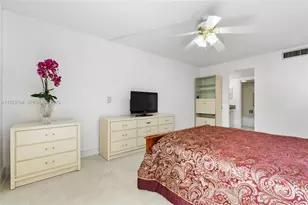 3401 N Country Club Dr, Aventura, FL 33180 - Photo 13