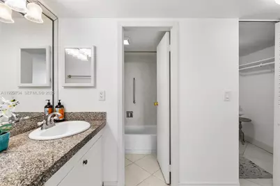 3401 N Country Club Dr #819, Aventura, FL 33180 - Photo 17