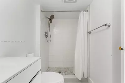 3401 N Country Club Dr #819, Aventura, FL 33180 - Photo 11