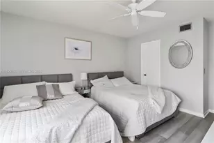 313 Knotty Pine Cir, Greenacres, FL 33463 - Photo 11