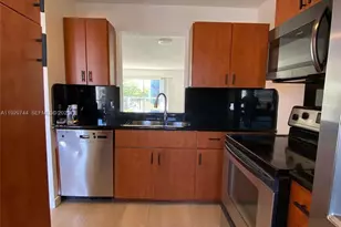 8740 N Sherman Cir, Miramar, FL 33025 - Photo 9