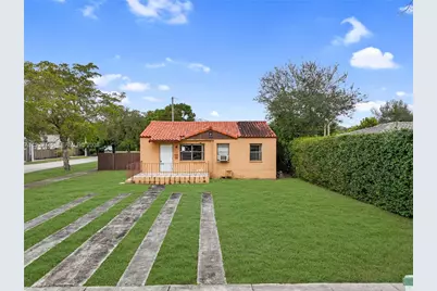 389 Lafayette Dr, Miami Springs, FL 33166 - Photo 1