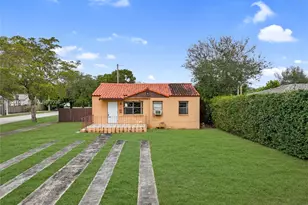 389 Lafayette Dr, Miami Springs, FL 33166 - Photo 1