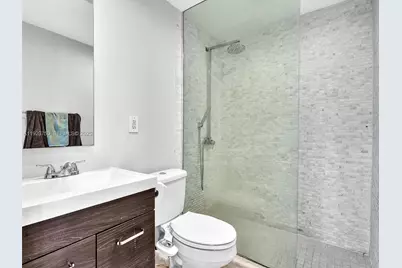 20120 NE 25th Ct, Miami, FL 33180 - Photo 21