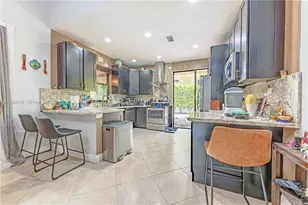 8097 Royal Palm Cir, Tamarac, FL 33321 - Photo 13