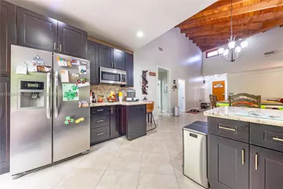 8097 Royal Palm Cir, Tamarac, FL 33321 - Photo 19