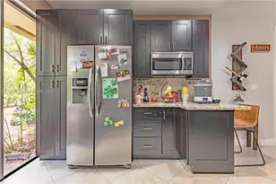 8097 Royal Palm Cir, Tamarac, FL 33321 - Photo 17