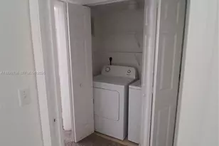 11165 SW 6th St, Pembroke Pines, FL 33025 - Photo 17