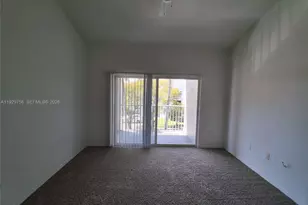 11165 SW 6th St, Pembroke Pines, FL 33025 - Photo 7