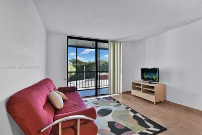 9682 Fontainebleau Blvd #306, Miami, FL 33172 - Photo 9