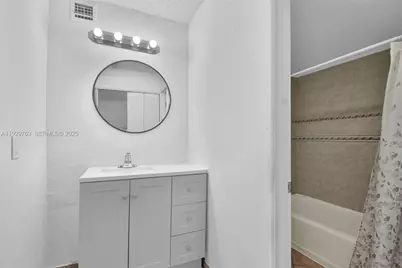 9682 Fontainebleau Blvd #306, Miami, FL 33172 - Photo 17