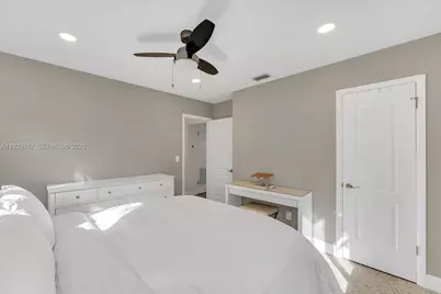 101 NE 46th Ct, Oakland Park, FL 33334 - Photo 17