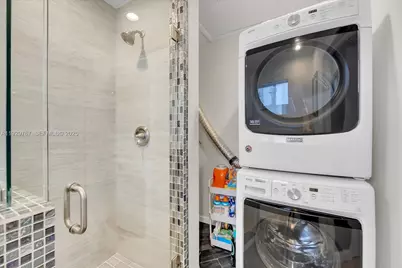 101 NE 46th Ct, Oakland Park, FL 33334 - Photo 21