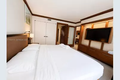 6801 Collins Ave #309, Miami Beach, FL 33141 - Photo 9
