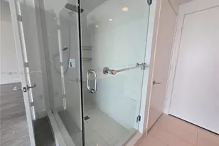 460 NE 28th St, Miami, FL 33137 - Photo 17