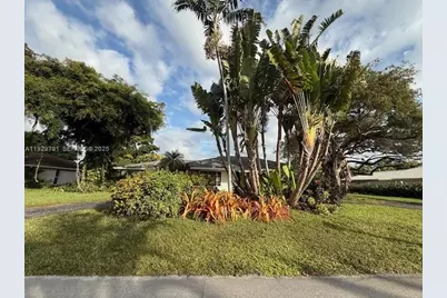 8865 SW 176th Ter, Palmetto Bay, FL 33157 - Photo 1