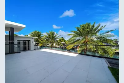 1995 NE 118th Rd, North Miami, FL 33181 - Photo 29