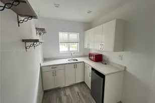 220 Collins Ave, Miami Beach, FL 33139 - Photo 5