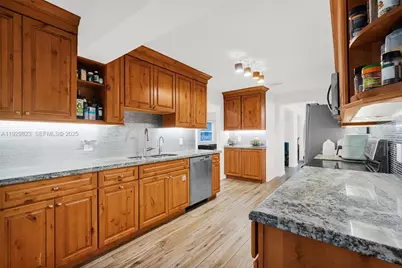 900 Tyler St, Hollywood, FL 33019 - Photo 25