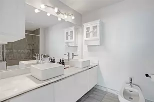 601 NE 36th St, Miami, FL 33137 - Photo 7