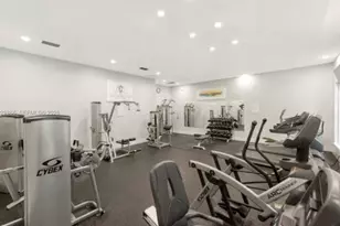 19601 E Country Club Dr, Aventura, FL 33180 - Photo 15