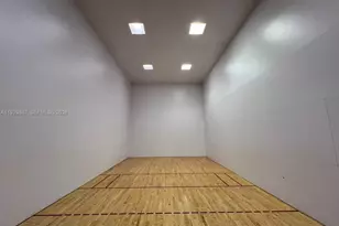 8000 N Nob Hill Rd, Tamarac, FL 33321 - Photo 27