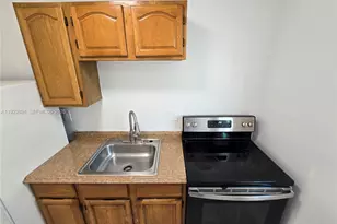 535 NW 7th St, Miami, FL 33136 - Photo 3