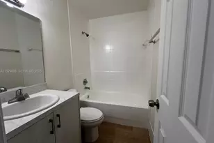 324 W 74th Pl, Hialeah, FL 33014 - Photo 7