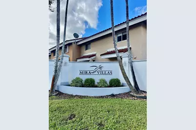 562 NW 82nd Pl #309, Miami, FL 33126 - Photo 1