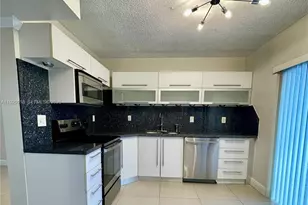 562 NW 82nd Pl, Miami, FL 33126 - Photo 15