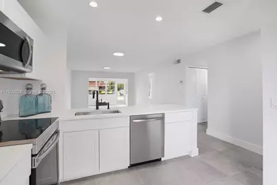 737 Nantucket Cir #B, Lake Worth, FL 33467 - Photo 1